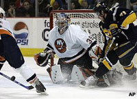 NY goalie, Rick DiPietro Saves The Day for the Islanders