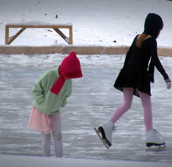 girls-ice-skating